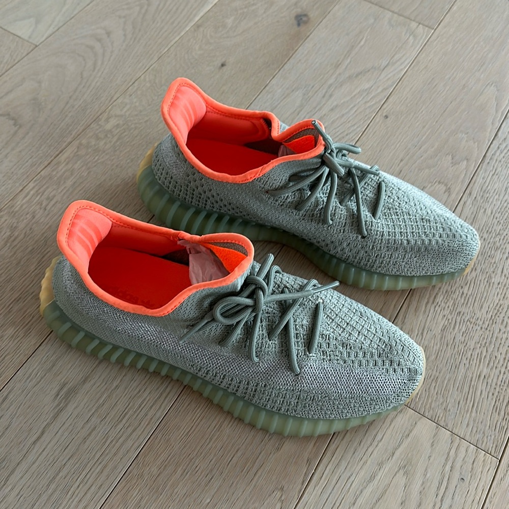 adidas Yeezy Boost 350 V2
Desert Sage
